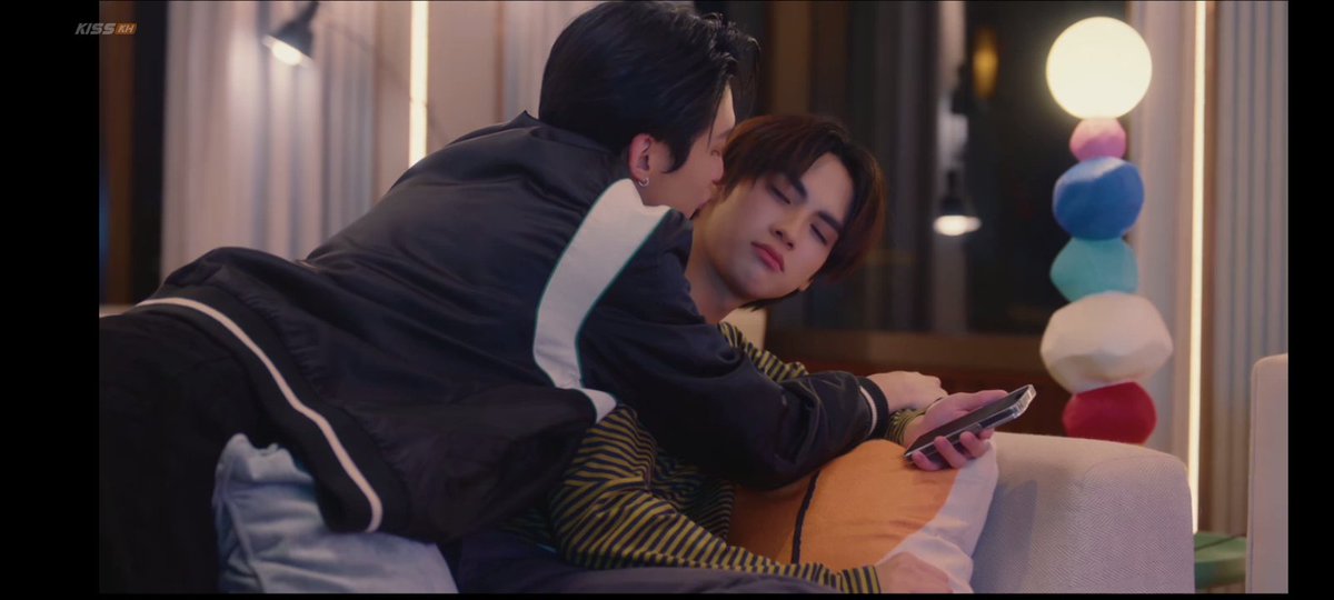kaew_miiping's tweet photo. my ghostship are dating !! I was really shock omg!😭 https://t.co/em51NlVjin