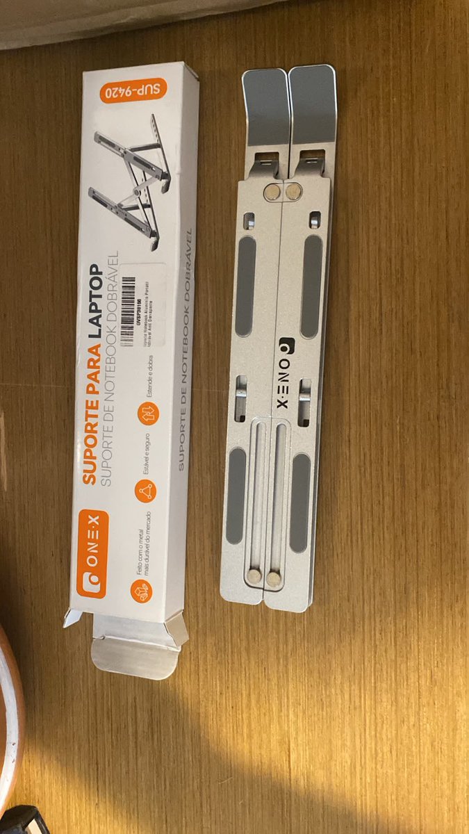 lexieesz_'s tweet photo. Meu namorado ta vendendo a mesa dele, ta novinha pouco tempo de uso 
Qqr coisa pode mandar dm! 

R$2.200 + frete
4~5 meses de uso
acompanha todos os cabos originais em suas caixas

regras:
- Infelizmente não aceito trocas, preciso do dinheiro pra resolver problemas financeiros
- ⁠75% do pagamento antes do envio
Vem o suporte de inox junto, envio vídeo dm