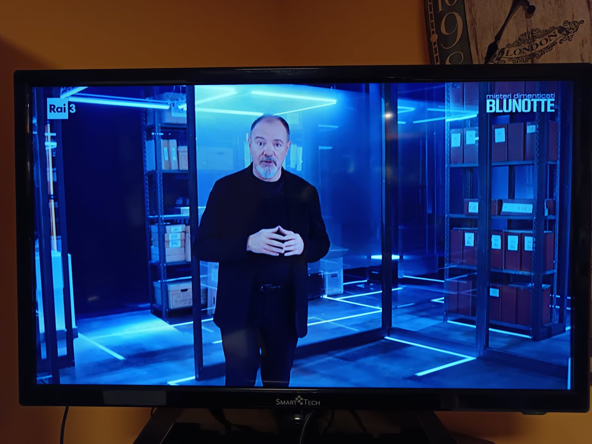 emerge67's tweet photo. Cavolo, se #BluNotte è ben fatto...!
Ho seguito molto il caso di #ViaPoma, e relativamente in poco tempo @CarloLucarelli6 riesce a dare un quadro completo di una vicenda molto complessa.
Eccezionale davvero.
@RaiTre https://t.co/chjwawg2Ve