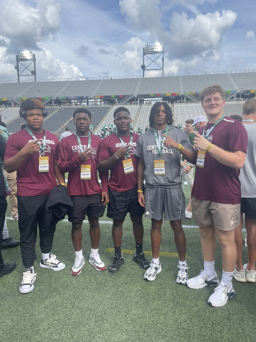 LIONSTRONGFB's tweet photo. 2030 DL @The1skylar 
2029 WR/DB @Jordan_Kendrix 
2029 RB @Big_4show 
2028 WR/DB @omavij03 
2029 TE/OT/DL @evantempleton29 

Enjoying @UAB_FB visit today! 

Go Lions! 🧱
@Championsmaca @RecruitGeorgia https://t.co/O4DZxK0GIO