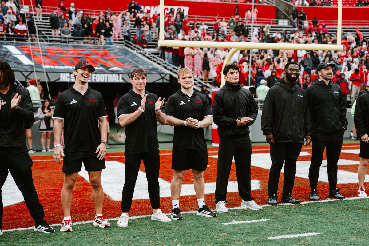 PackWrestle's tweet photo. All smiles even on a rainy game day 😁

#PackMentality https://t.co/DtHubn3F9K
