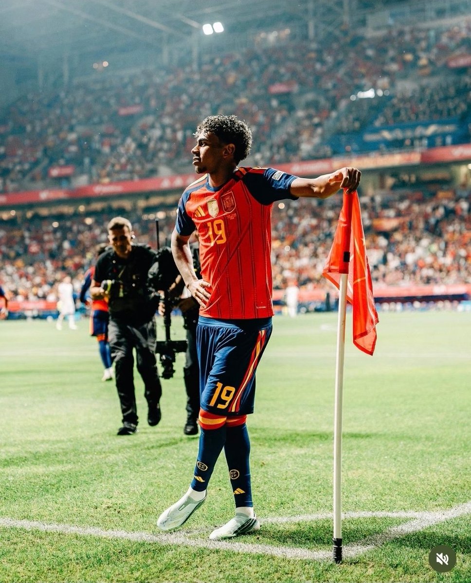 ultimate_kombo's tweet photo. If LAMINE YAMAL was a real Madrid player I would have been a h@ter, the boy has this wicked pepper them Aura 🤣🤣🤣 https://t.co/SXtGF2IxPY
