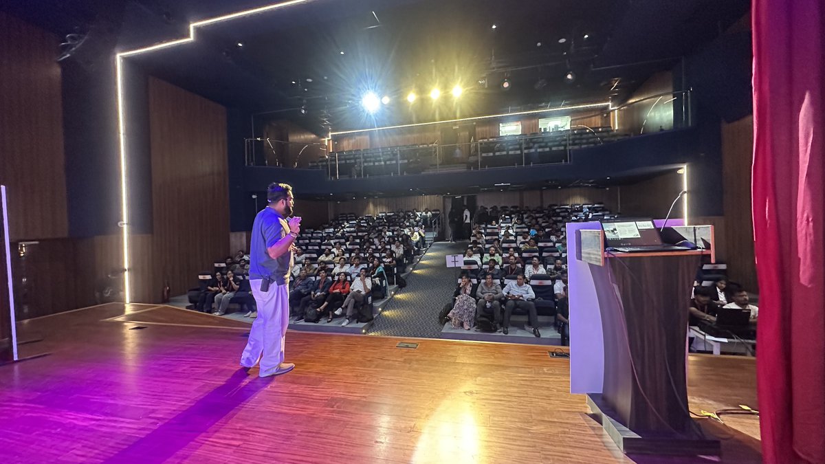 ingacollective's tweet photo. 🤖🎮⚡ What an incredible learning experience!

Our session on AI Agents, Game Development &amp; Productivity brought together curious minds ready to explore, build, and discover what’s possible with technology.

The future belongs to those who build. 💡

#AIAgents #GameDevelopment https://t.co/KBfOZNyX68
