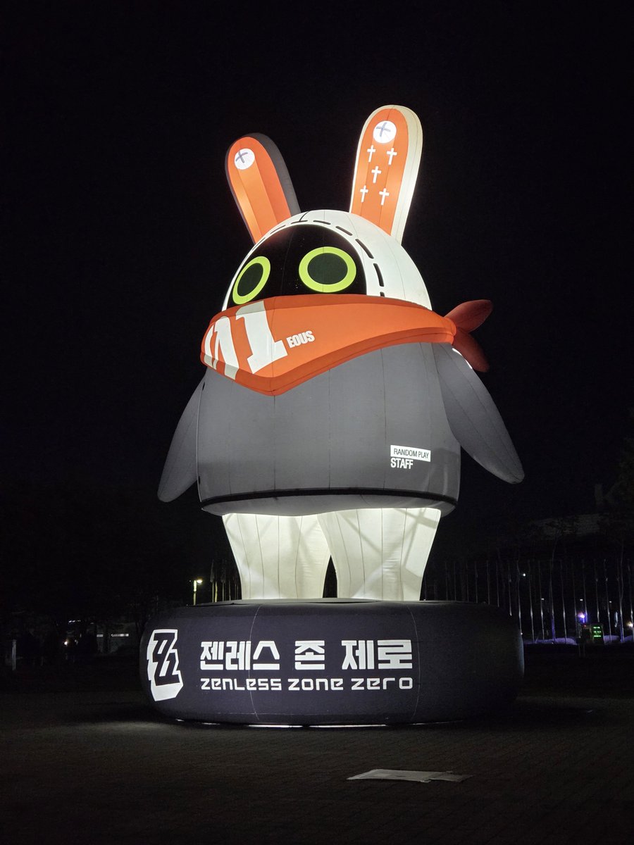 M_Cloud0907's tweet photo. 철야 짐 보관하고 오는 길에 찰칵 방부 https://t.co/I5H1T24BOI