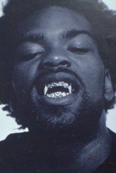 hrdevrythng's tweet photo. Method Man’s fang grillz https://t.co/HzFddgX0YW