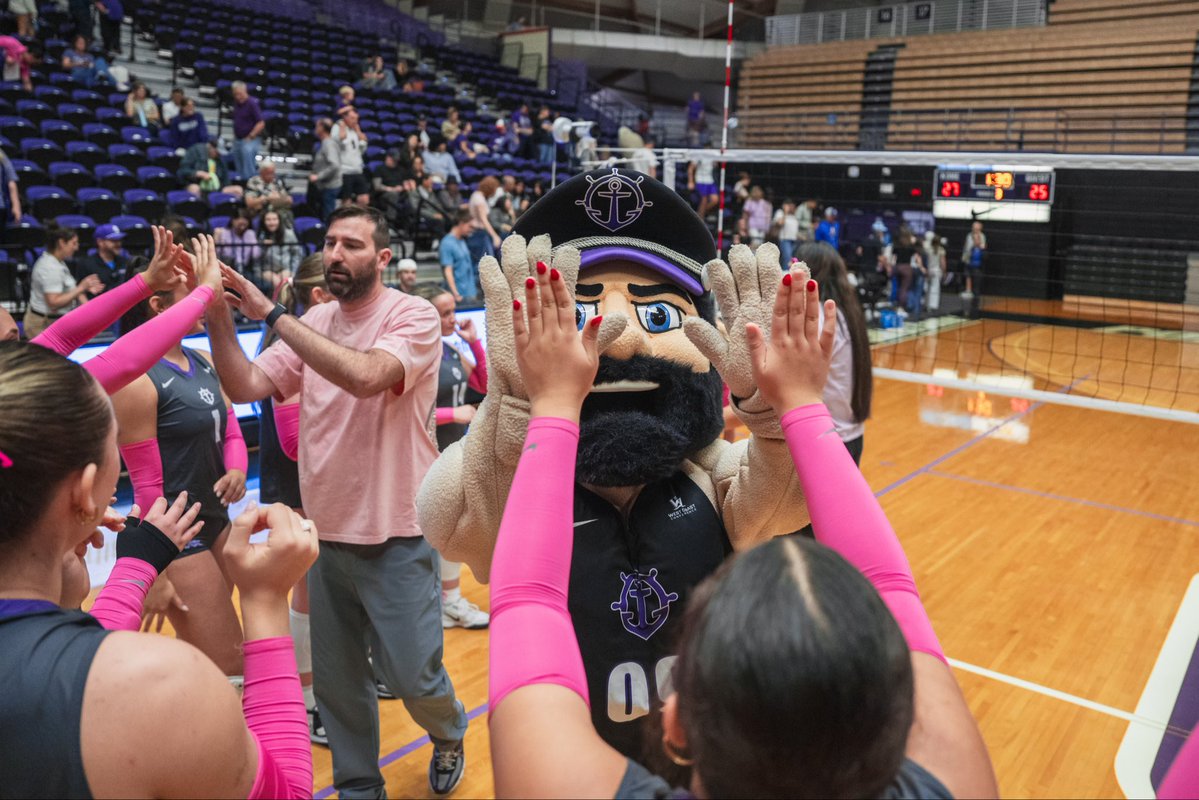 PortlandVBall's tweet photo. Took care of business ✅

#gopilots https://t.co/snZsi7eNg6