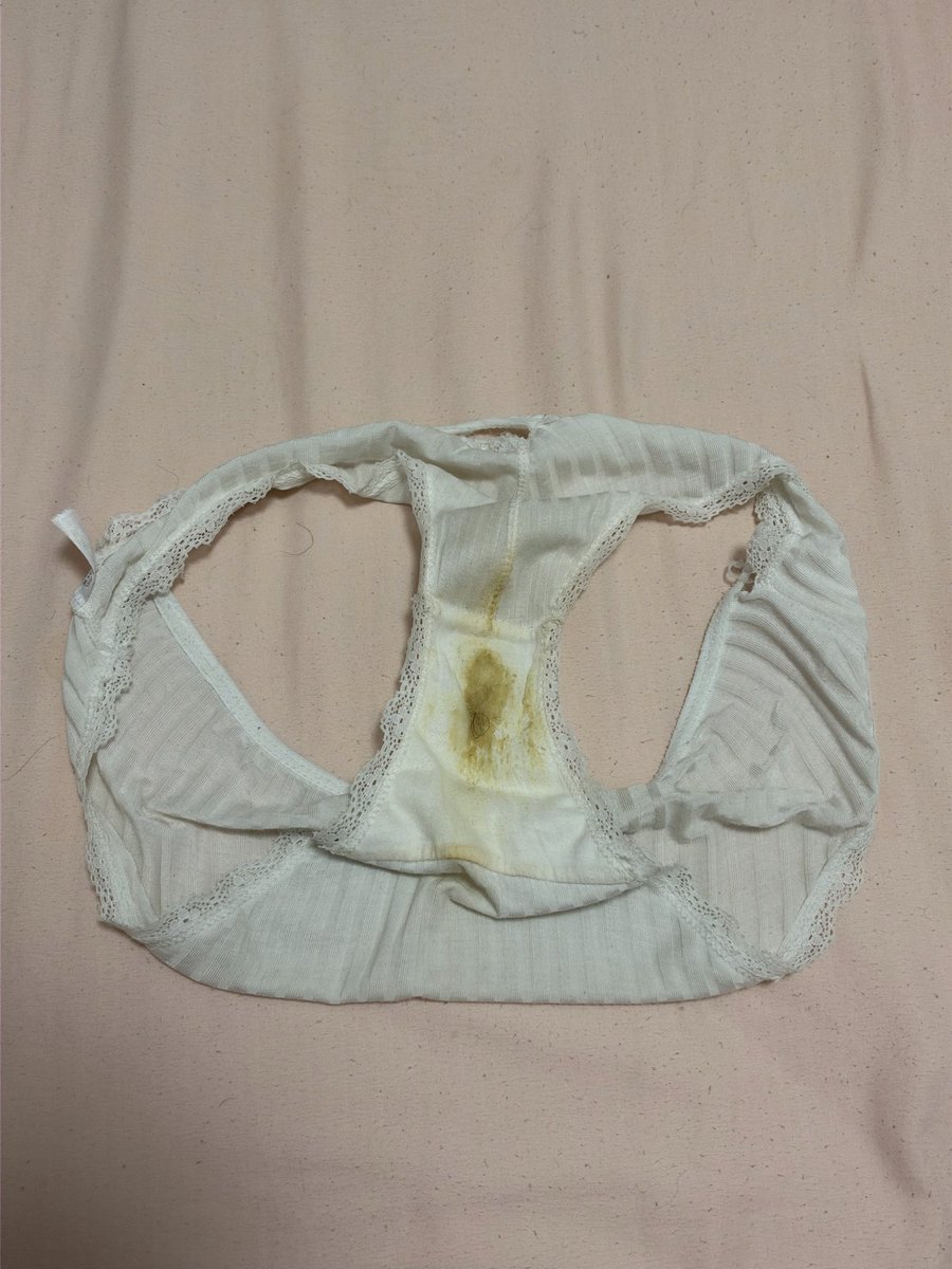 Jiarui617's tweet photo. 06年舞蹈生两天的原味。厚厚的一层白带结痂 淡淡的酸奶味道👅 出运费就送 #原味可私 #舞蹈生 https://t.co/9LLcGjqeRs