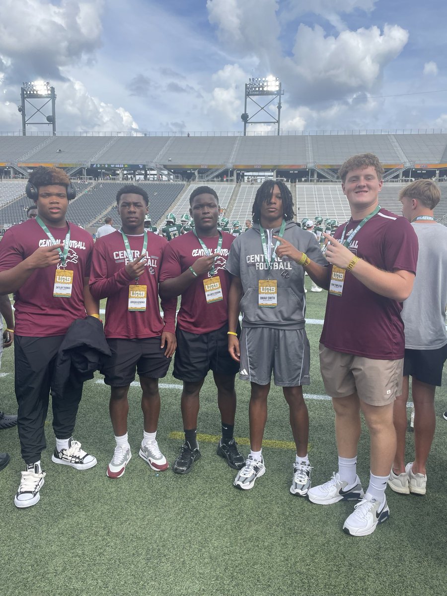 omavij03's tweet photo. Great day  @UAB_FB  with my guys!!! @Jordan_Kendrix @Big_4show @evantempleton29 @The1skylar 

@CoachUBrown @CoachBelew14 @lbridc @RecruitGeorgia @Central_Lions @CoachKGarver https://t.co/UA5fHdCisB