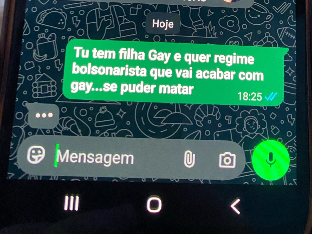 ftlovatow's tweet photo. meu pai postou video do flavio nos status do whatsapp e minha mãe automaticamente: https://t.co/8ZKbKlsyWc
