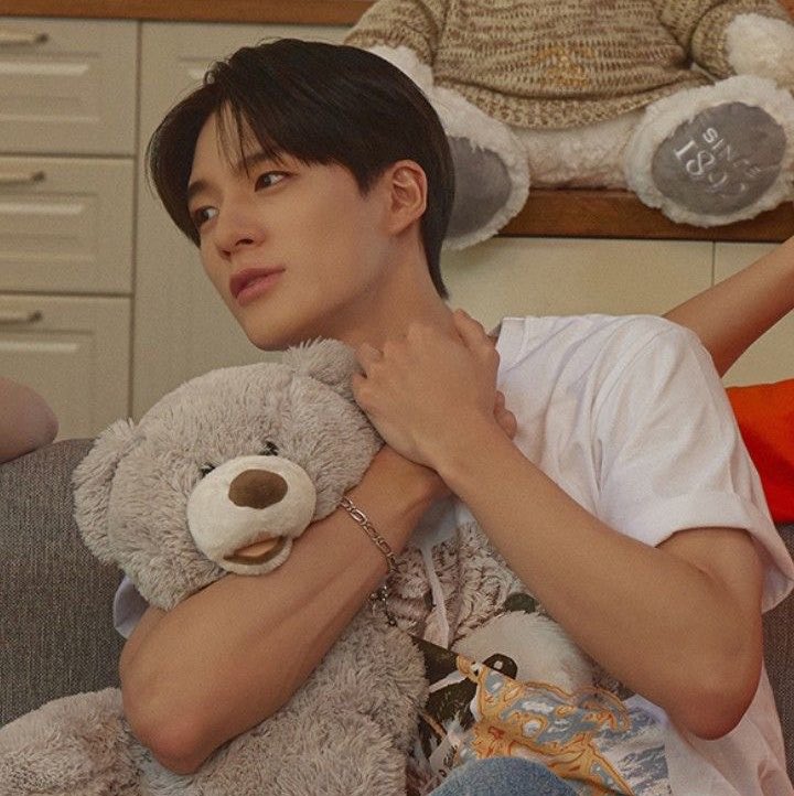 mynohyuckie's tweet photo. play teddy bear by nct dream https://t.co/oSRScRHyAg