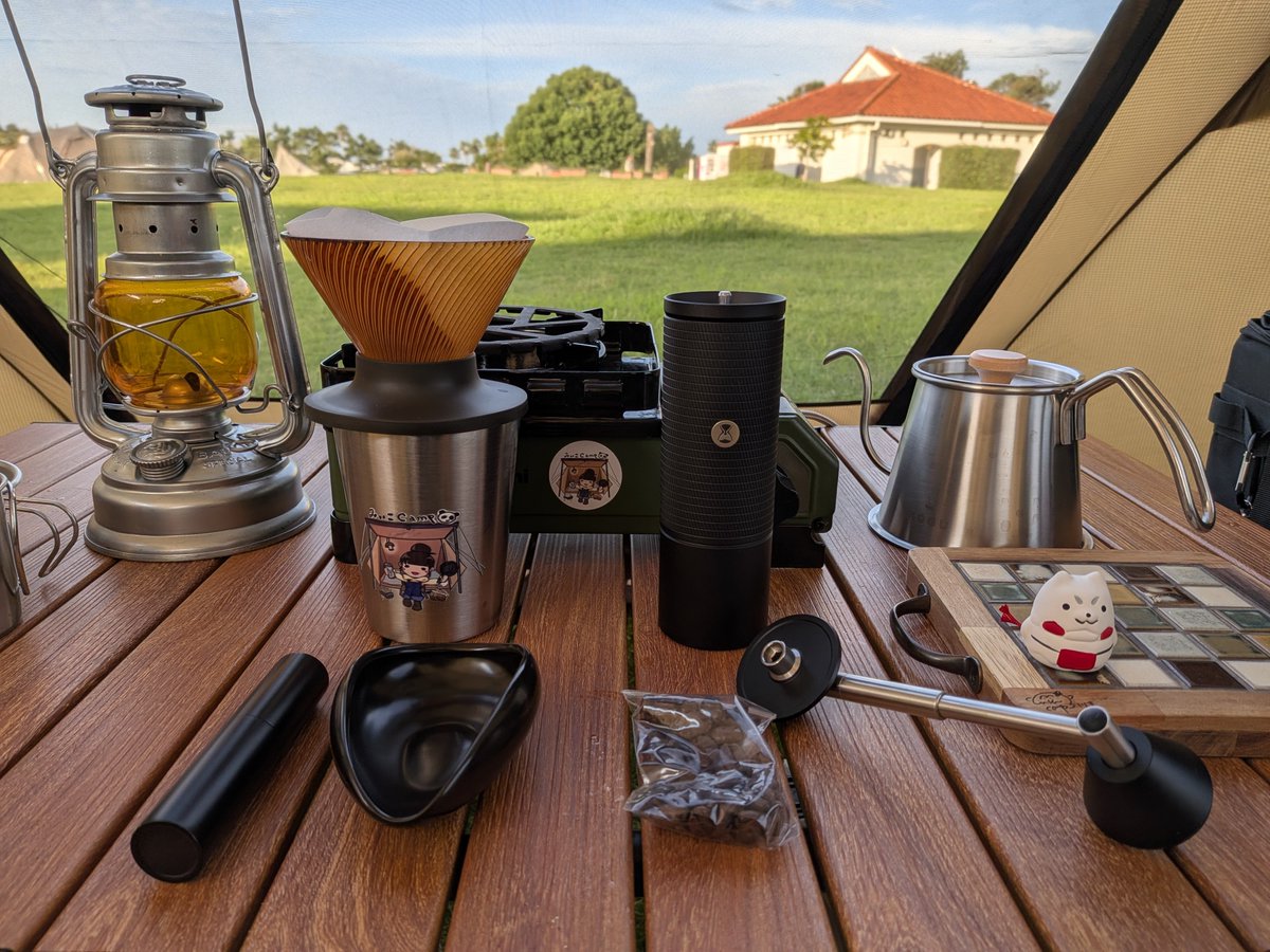 tamukun01's tweet photo. おはようございます☀️🏕
今朝は初めてのキャンプでの珈琲ドリップ☕️
「ゴリゴリタイム」を楽しむため、みいこさんの動画や色々調べてギアを揃えました✨✨✨😊
キャンプの朝の清々しくて気持ちの良いひと時をこれからは、珈琲が楽しませてくれます😊
@mimi000070000
#珈琲考具
#TIMEMORE https://t.co/95qyk355Kg
