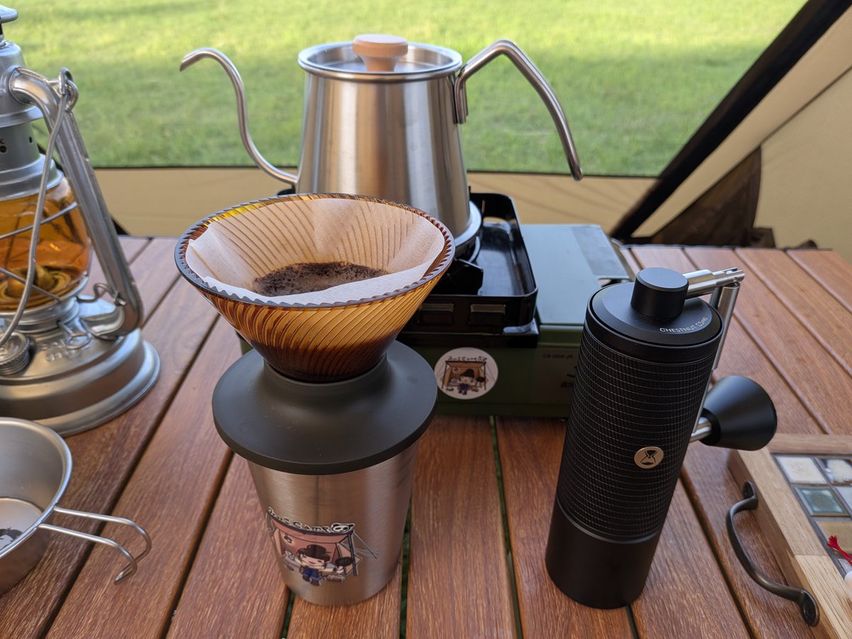 tamukun01's tweet photo. おはようございます☀️🏕
今朝は初めてのキャンプでの珈琲ドリップ☕️
「ゴリゴリタイム」を楽しむため、みいこさんの動画や色々調べてギアを揃えました✨✨✨😊
キャンプの朝の清々しくて気持ちの良いひと時をこれからは、珈琲が楽しませてくれます😊
@mimi000070000
#珈琲考具
#TIMEMORE https://t.co/95qyk355Kg