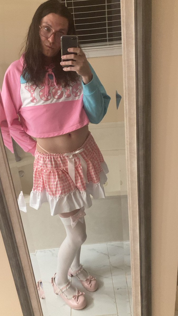 Xposeure1092's tweet photo. Anyone likes a good pose?
#NSFW #sissy #crossdress #ZachHendersonExposed #tribute #gooning #expose #femboy #porn https://t.co/BpVcSnIvKI