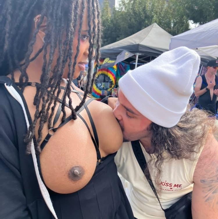 Freaky_brazii96's tweet photo. Aren't they nice titties? https://t.co/OZ6OdtCMzL