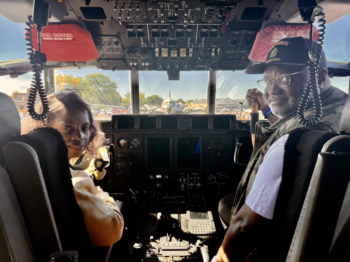 NotFma's tweet photo. Jackie’s in the captain position and I am in copilot position at 2026 Bowman Field Festival on Louisville Kentucky https://t.co/PCVdD40O70