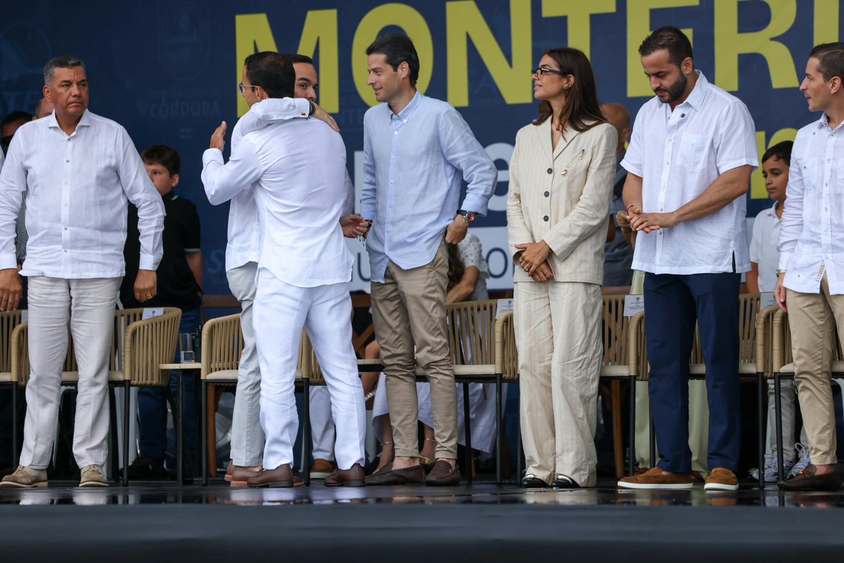 kerguelenhugo's tweet photo. Hoy Montería no recibió una visita. Recibió decisiones.

Gracias, presidente @ABDELAESPRIELLA, por creer en esta ciudad con hechos. La ruta Montería–Panamá ya está a la venta: más conexiones, más visitantes, más oportunidades. Gracias a @SatenaAerolinea por apostarle a nuestro primer vuelo internacional.

Gracias por acompañarnos en el Centro Verde a dialogar con nuestros 92 mejores puntajes de las Pruebas Saber, y por el gesto de donar la mitad de su salario para su viaje a Roma y Madrid el 2 de diciembre. Con ese aporte, a través de la Fundación IMAT, les conseguiremos chaquetas, gorros y guantes para que vivan el invierno europeo con abrigo y con orgullo.

Y nos dejó anuncios que cambian el mapa de la ciudad. El Hospital de Camilo Torres, en la Comuna 9, con $30 mil millones del Gobierno Nacional y $2 mil millones de cofinanciación municipal. El Mercado de los Cuatro Patios, que transformará el mercado de la 36 con Primera en nuestro San Miguel de Madrid, con la gastronomía del Sinú como protagonista: $16 mil millones de la Nación y $12 mil millones de cofinanciación municipal. Y un nuevo sueño: Montería–Miami, con la instrucción a Satena de hacerlo realidad.

Trabajamos con el fin en mente: una Montería conectada con el mundo, con salud cerca de su gente y orgullosa de lo suyo.