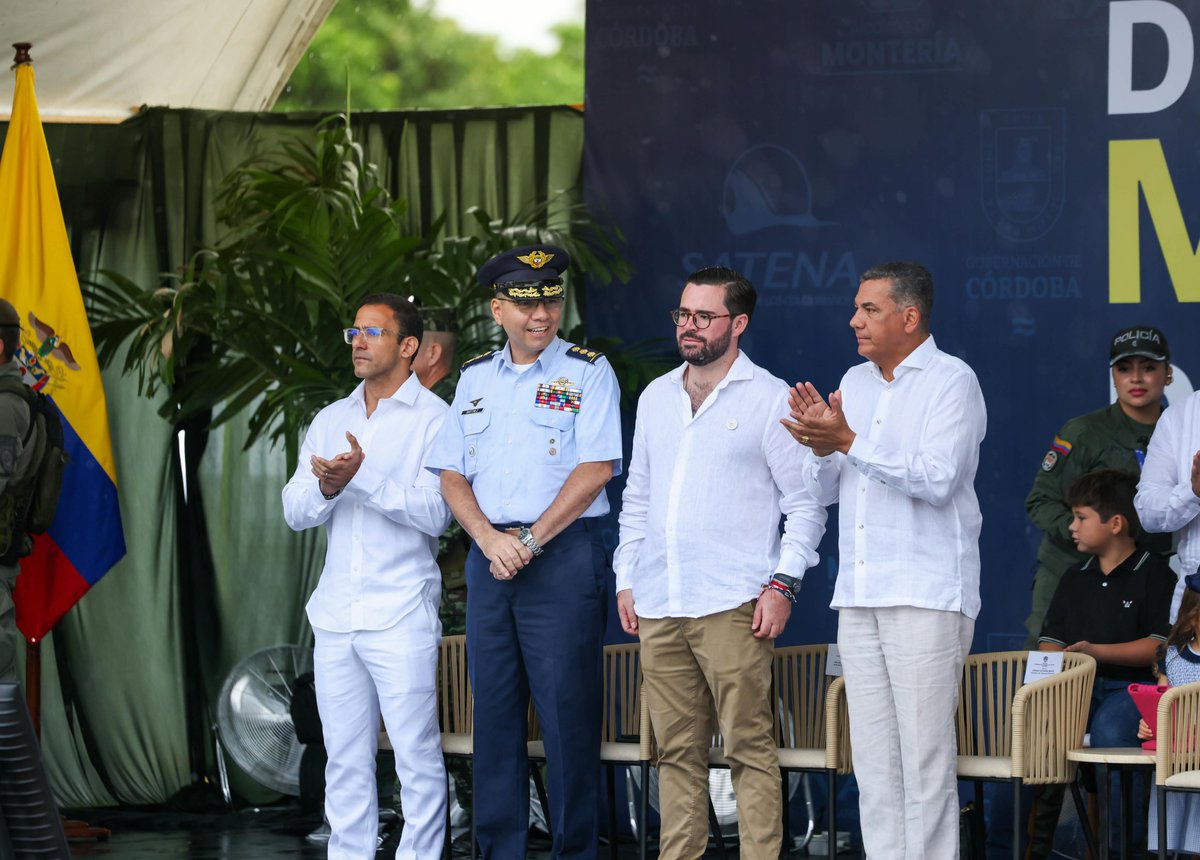 kerguelenhugo's tweet photo. Hoy Montería no recibió una visita. Recibió decisiones.

Gracias, presidente @ABDELAESPRIELLA, por creer en esta ciudad con hechos. La ruta Montería–Panamá ya está a la venta: más conexiones, más visitantes, más oportunidades. Gracias a @SatenaAerolinea por apostarle a nuestro primer vuelo internacional.

Gracias por acompañarnos en el Centro Verde a dialogar con nuestros 92 mejores puntajes de las Pruebas Saber, y por el gesto de donar la mitad de su salario para su viaje a Roma y Madrid el 2 de diciembre. Con ese aporte, a través de la Fundación IMAT, les conseguiremos chaquetas, gorros y guantes para que vivan el invierno europeo con abrigo y con orgullo.

Y nos dejó anuncios que cambian el mapa de la ciudad. El Hospital de Camilo Torres, en la Comuna 9, con $30 mil millones del Gobierno Nacional y $2 mil millones de cofinanciación municipal. El Mercado de los Cuatro Patios, que transformará el mercado de la 36 con Primera en nuestro San Miguel de Madrid, con la gastronomía del Sinú como protagonista: $16 mil millones de la Nación y $12 mil millones de cofinanciación municipal. Y un nuevo sueño: Montería–Miami, con la instrucción a Satena de hacerlo realidad.

Trabajamos con el fin en mente: una Montería conectada con el mundo, con salud cerca de su gente y orgullosa de lo suyo.