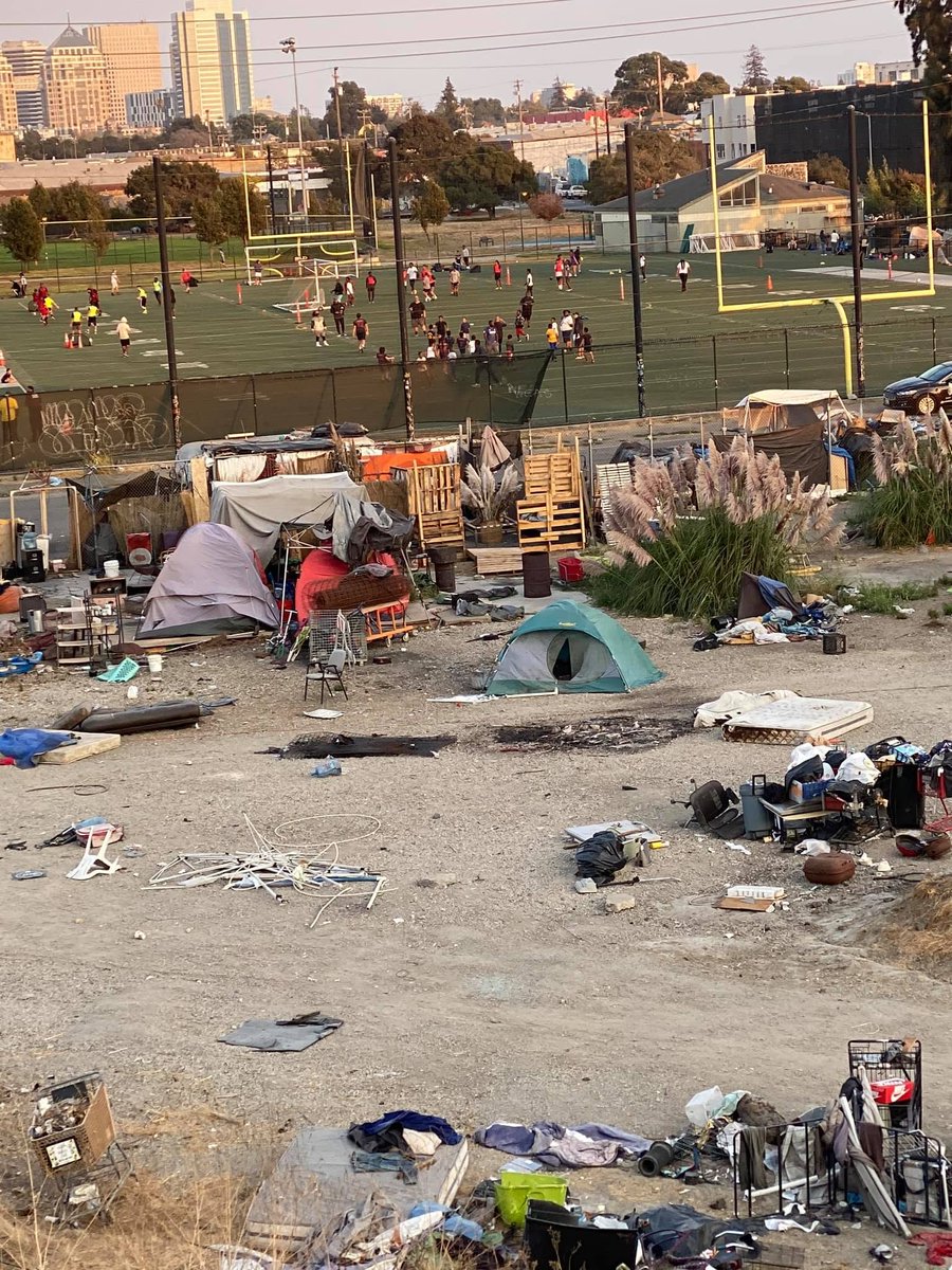 SenecaSpeaks21's tweet photo. Oakland Mayor Barbara Lee is a joke. https://t.co/sifQaaRPVs