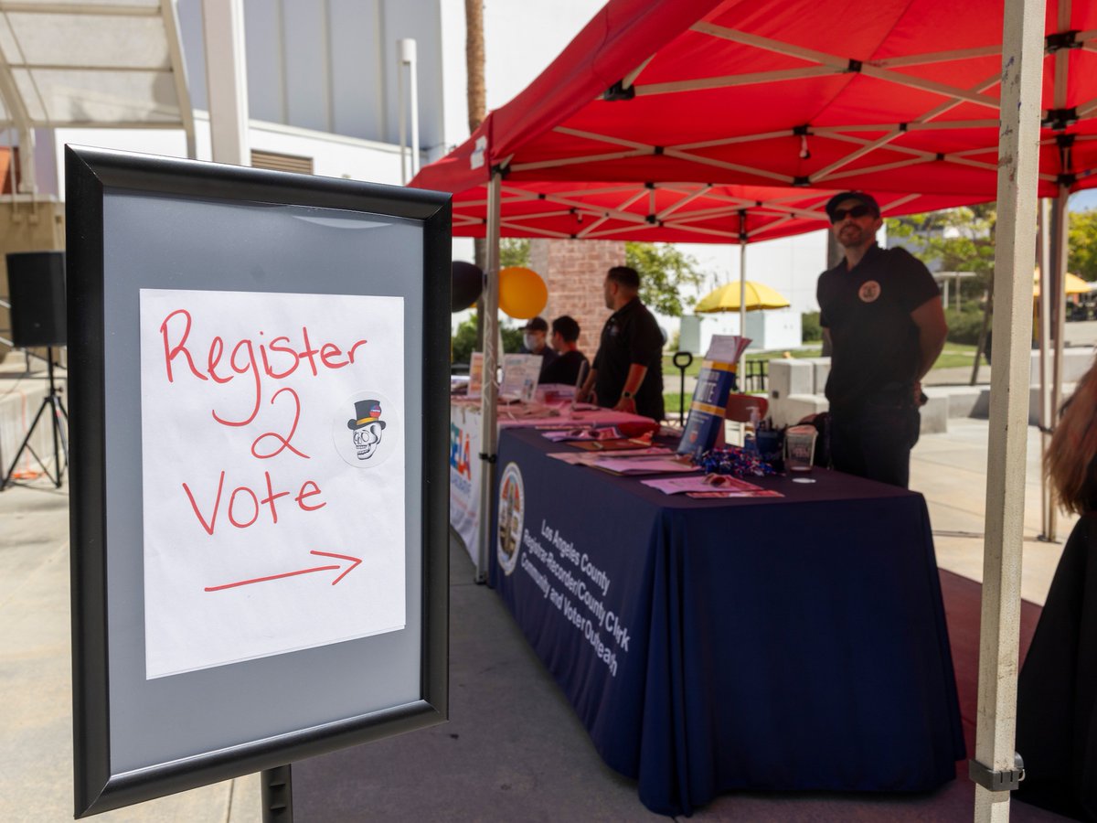 CalStateLA's tweet photo. Civic engagement in full swing! 🗳️✨

Students at Cal State LA VoterFest came together for voter registration and election resources, art activities, food, music from Golden Eagle Radio, and the Ballot Bowl challenge -- all in celebration of National Voter Registration Day! https://t.co/ZdGpseKCIm