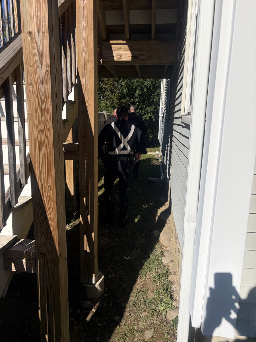 picketer_00's tweet photo. If you live in Massachusetts and you mount security cameras on your house, sometimes a Blue Gang members pay you a visit, because some neighbors are more equal then others. https://t.co/BNjWOmdn7X