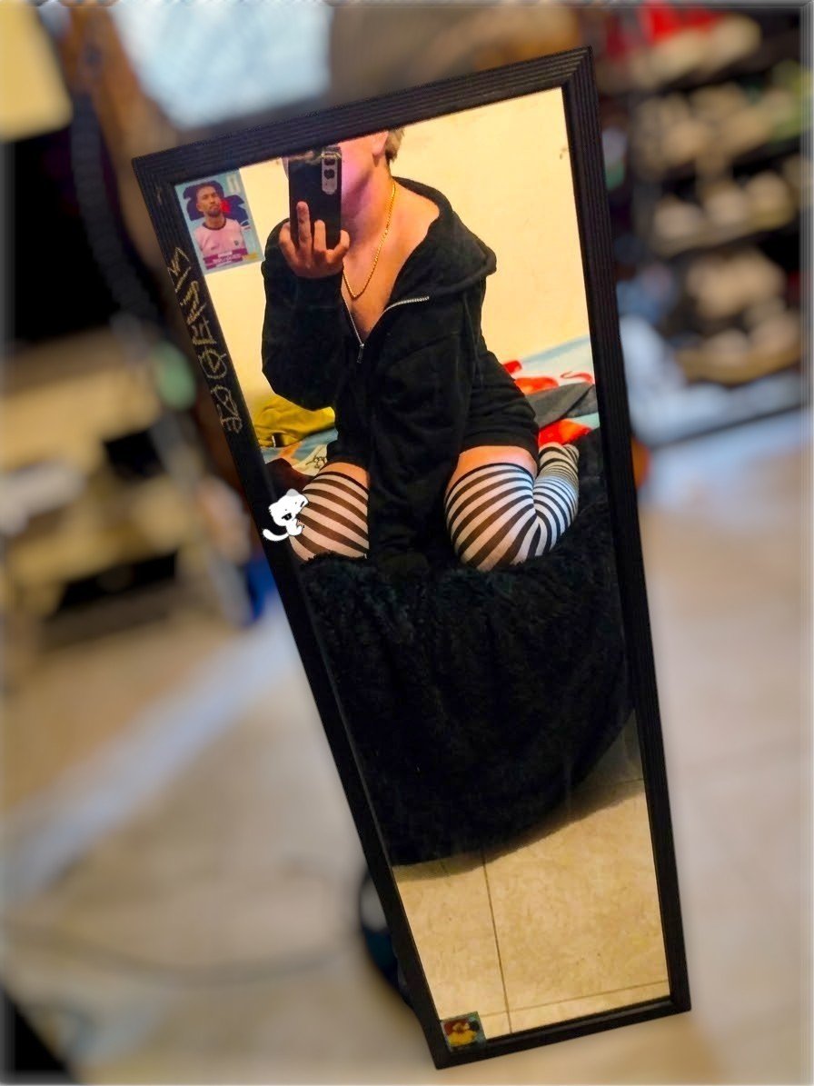 kassmcn's tweet photo. Meow <3
#femboy #cute #twing https://t.co/QH0pn4rv5k