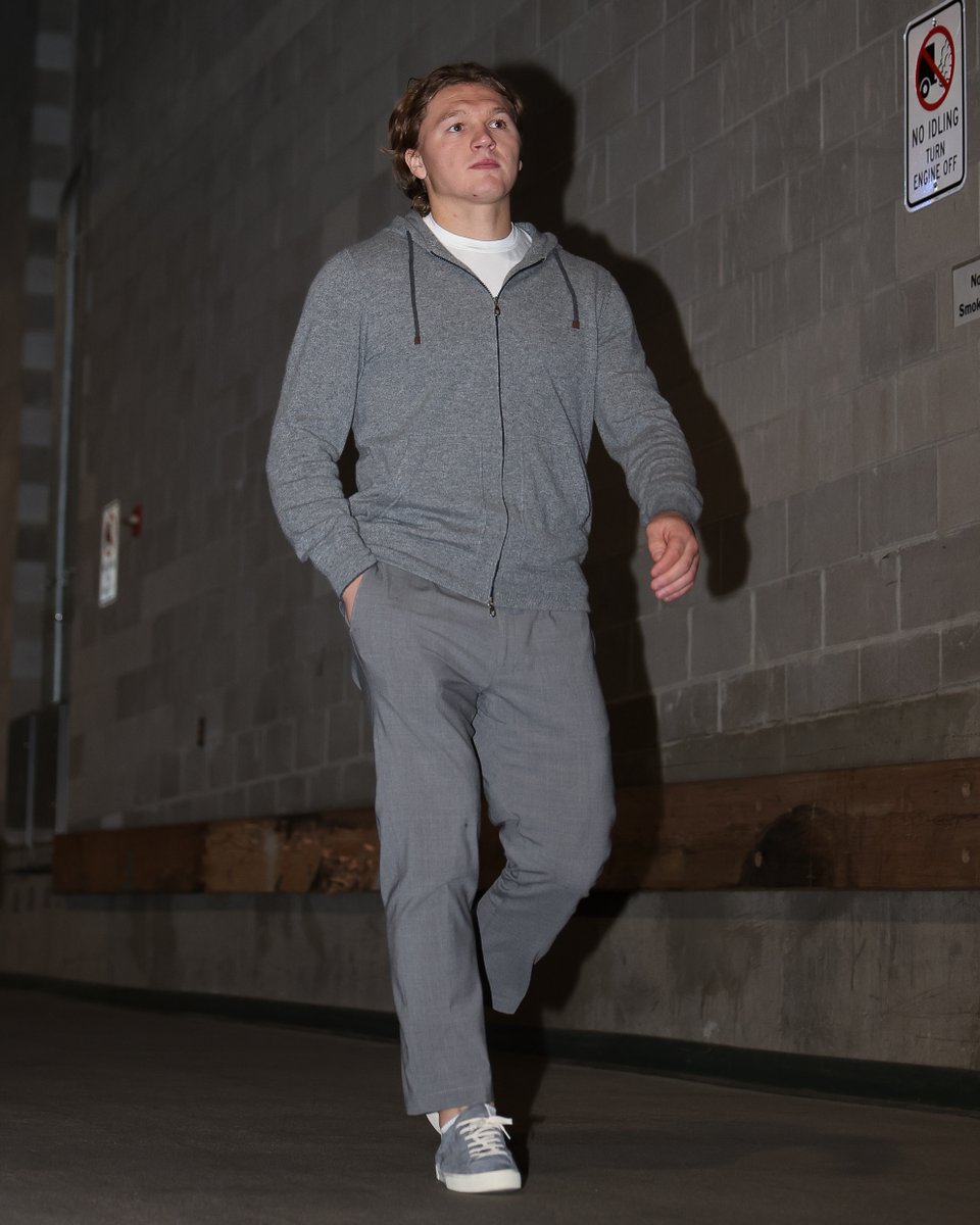 What are we thinking about Kirill Kaprizov's groutfit? 👀 
 [📷](https://pbs.twimg.com/media/HTvPrq2akAAuQBk.jpg) https://pbs.twimg.com/media/HTvPrq2akAAuQBk.jp