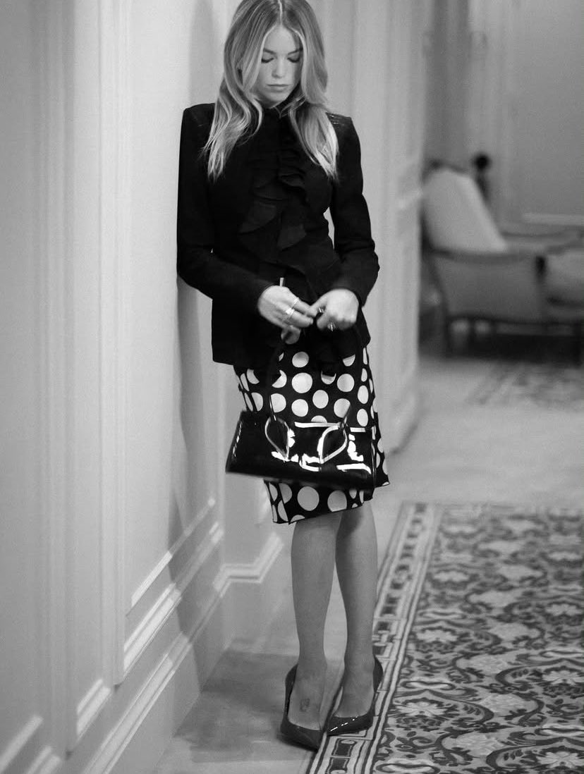 rsdalcock's tweet photo. 📱|| Milly Alcock instagram update 🤍

A/N: Aahhh, she looks so classy!!! 😍

#millyalcock 
#MillyAlcock
#supergirl https://t.co/vzmrPBj1td