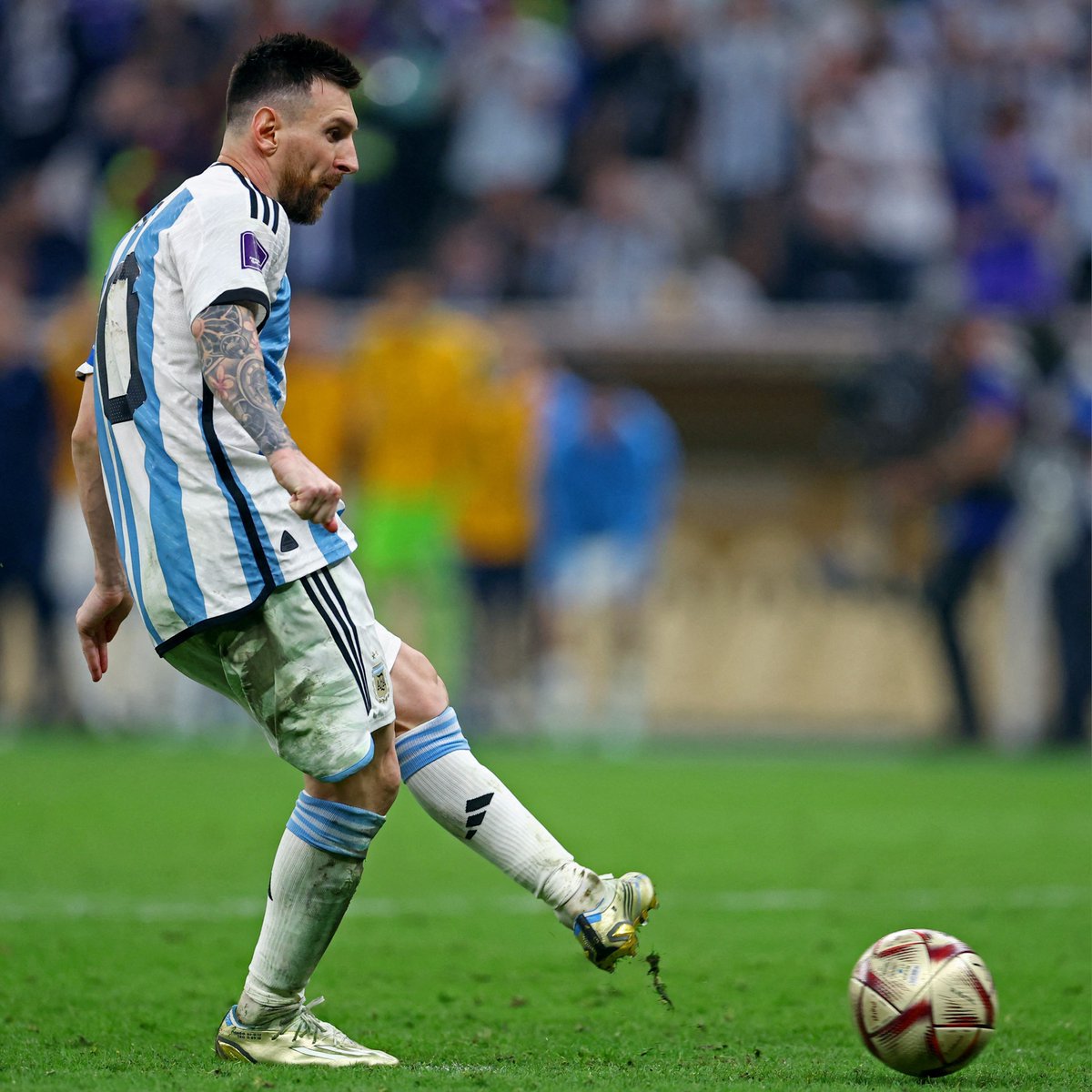 TMfutbal's tweet photo. 🚨🚨 𝗙𝗔𝗖𝗧: Penalties are undermined only because Lionel Messi is poor at converting them. 🤫🇦🇷 https://t.co/25yFrJp4vT