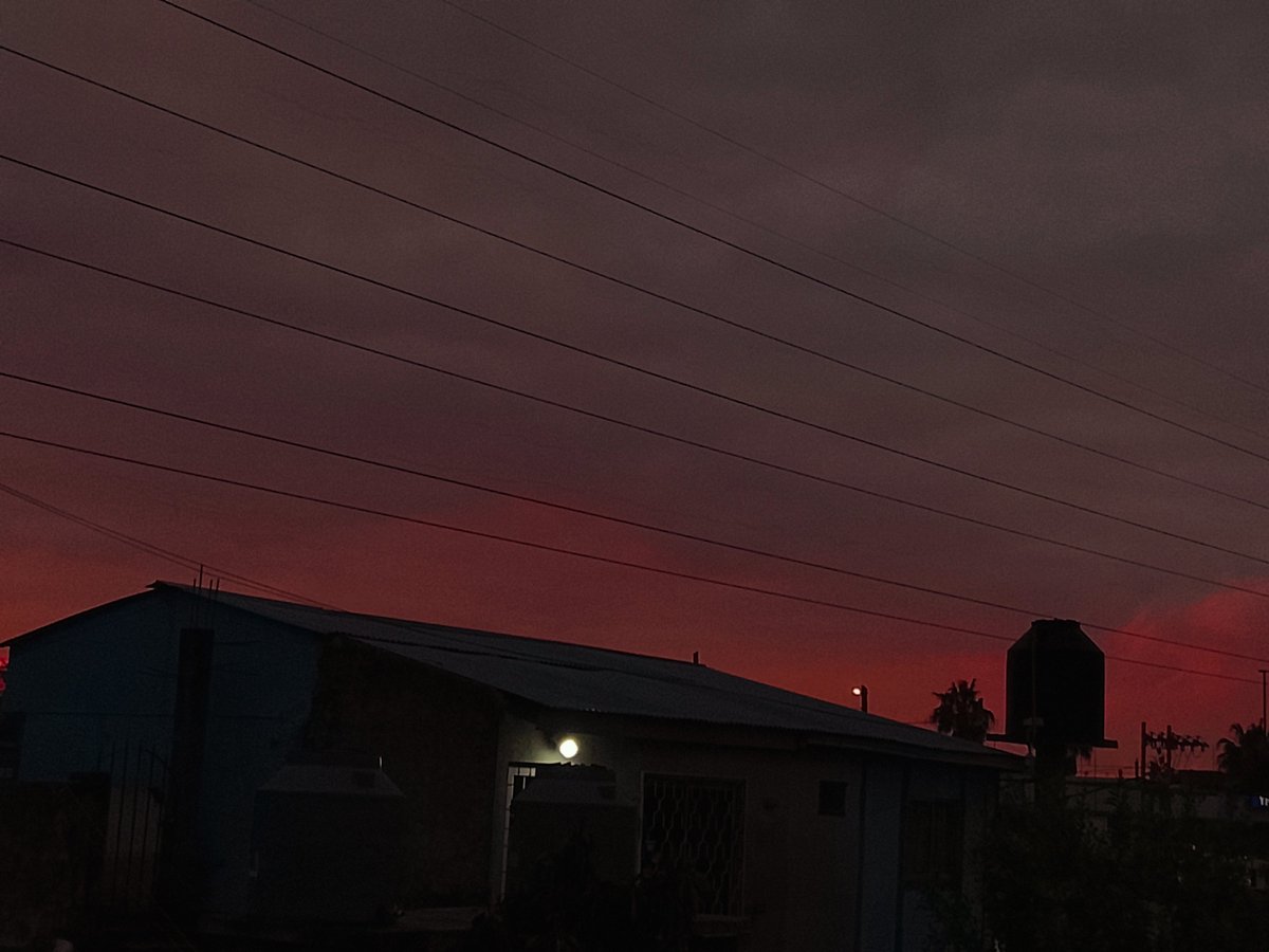 MilyHaruno5's tweet photo. I love taking pictures of the sky 💗🩶 https://t.co/rlDaEj1OAe