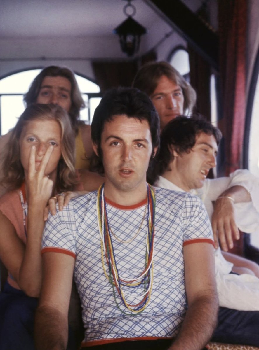 justiceforJPM's tweet photo. This is Billy Shears. Paul McCartney died in 1966. https://t.co/RgRCbBRa9F