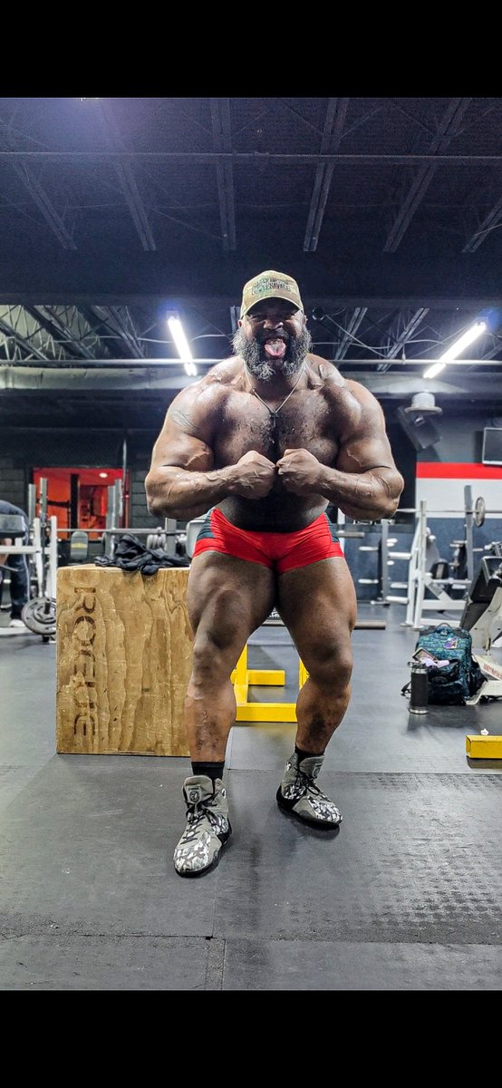 thehulkzilla's tweet photo. Still over here being a hulk lol https://t.co/Bn1AopDBtr