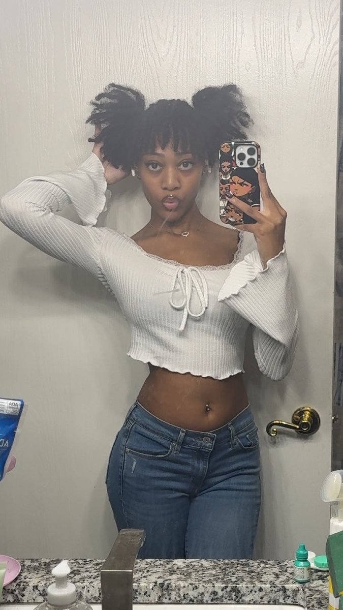 camviaa's tweet photo. On today’s episode of fuck the haters: turns out consistency was the whole glow-up 😌 https://t.co/yjBDVeU0ck