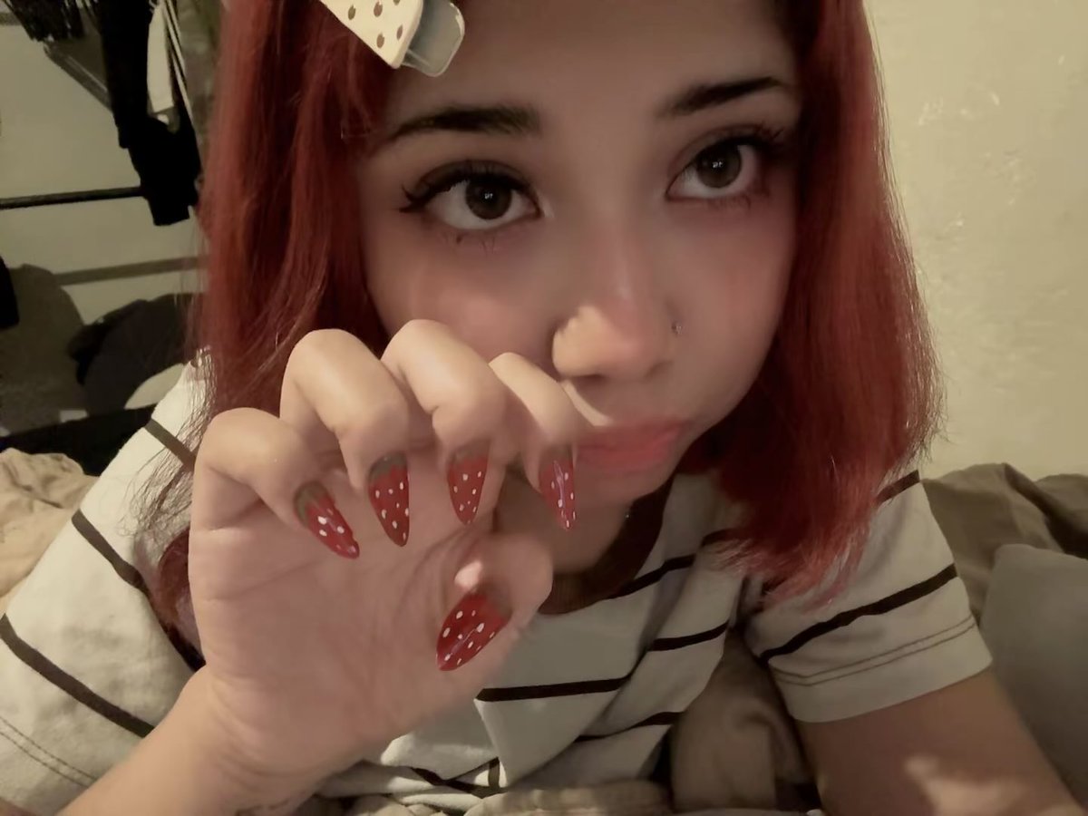 _naourei's tweet photo. fiz as unhas https://t.co/OFipmRIPZt