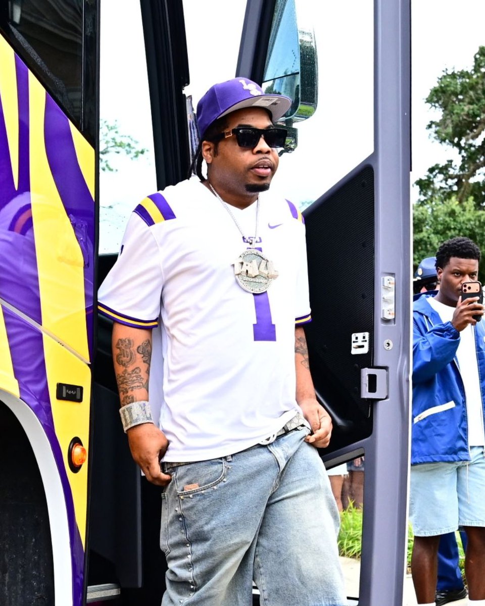 LSUfootball's tweet photo. Coach Webbie reporting for duty 

@OfficialWebbie https://t.co/DP4kQS4ws0