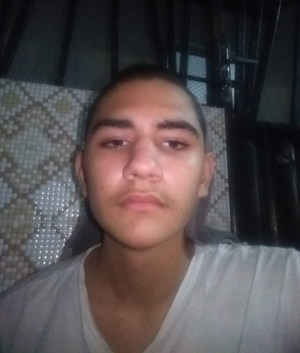 man_of_trash's tweet photo. @mazyystar Eu sendo eleitor do partido missão ⬛🟨⬜ https://t.co/xVRuGCsfRr