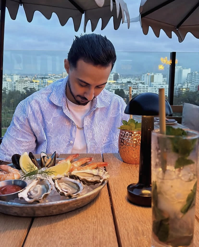 zroro's tweet photo. Atmosphère à 19 heures à Casablanca #blisss #radisonhotel https://t.co/GKhPya7BKO