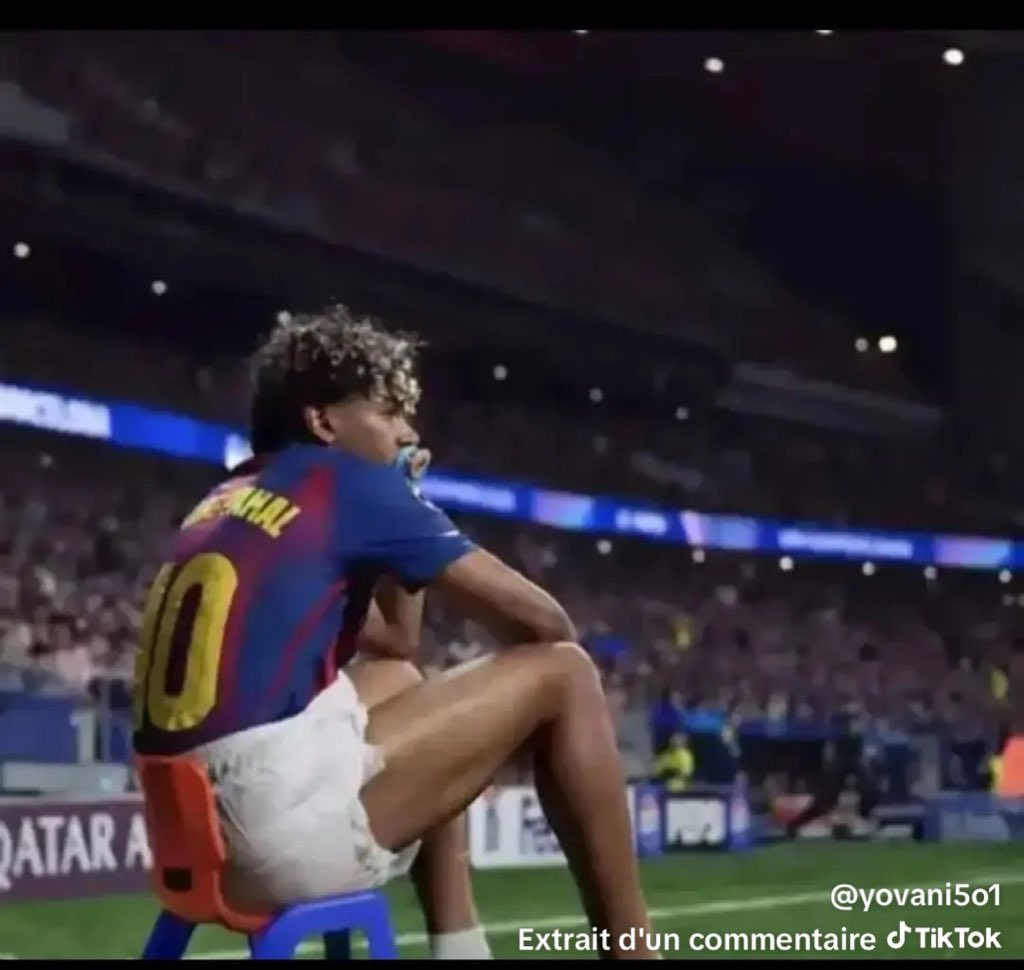 Mbappeballondo's tweet photo. @ActuFoot_ 🤣 https://t.co/kZxoY9fzVF