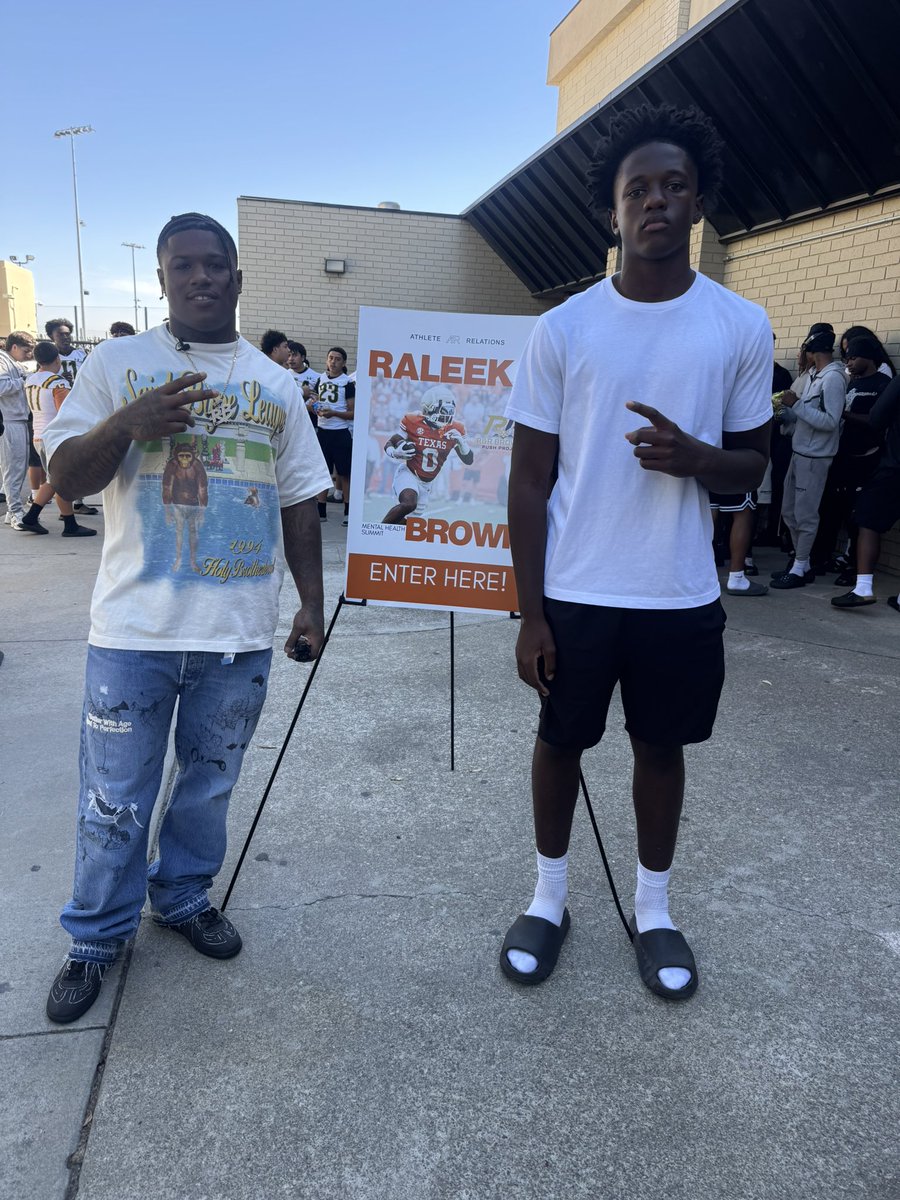 CarterHoodPowe_'s tweet photo. Had a great time at the Raleek Brown mental health summit
@TexasFootball @raleek2 @CoachSark @CoachWMuschamp @CoachNansenUT @CoachLCTrenches @CoachK_Baker @CoachJuluke https://t.co/Jb4ziVLuHM