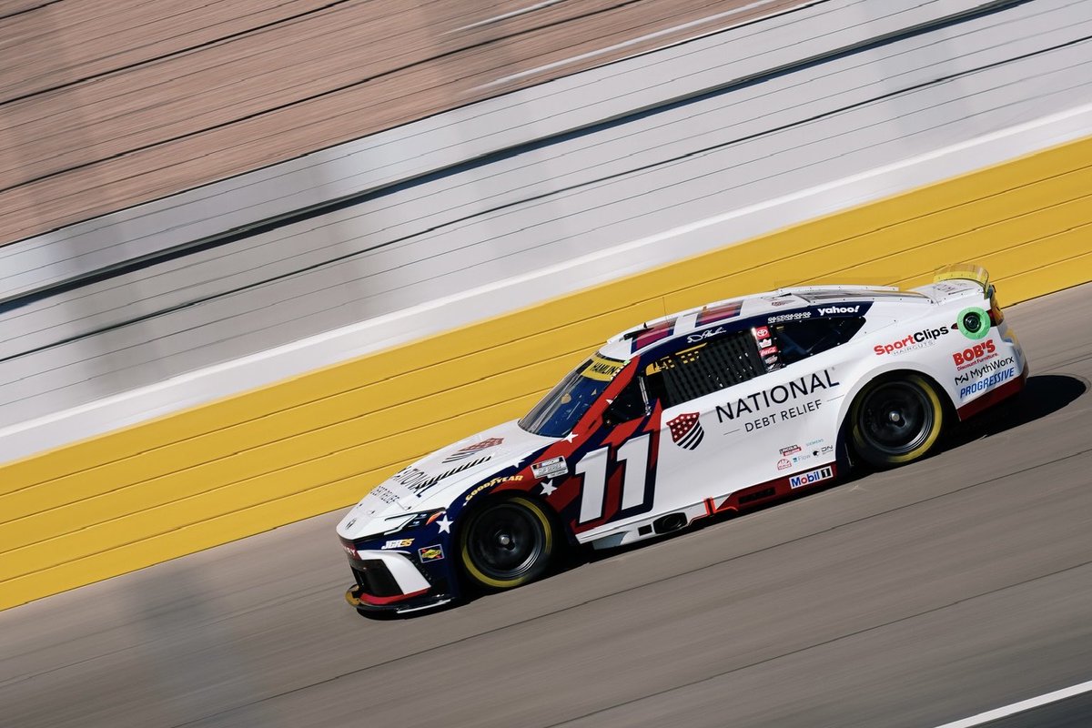 JoeGibbsRacing's tweet photo. DENNY HAMLIN WINS THE POLE IN LAS VEGAS!

@NtlDebtRelief | #TeamToyota https://t.co/6t3iuB1tF3
