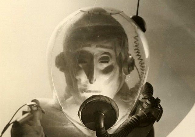 TomSpinaDesigns's tweet photo. The conquistador's gold mask from #IndianaJones and the Kingdom of the Crystal Skull was sculpted by Scott Patton of Stan Winston Studio (at Steven Spielberg's request) to resemble the aliens from the 1951 film "The Man from Planet X."

#RegalRobot @regalrobot https://t.co/m1C9SWlEUB