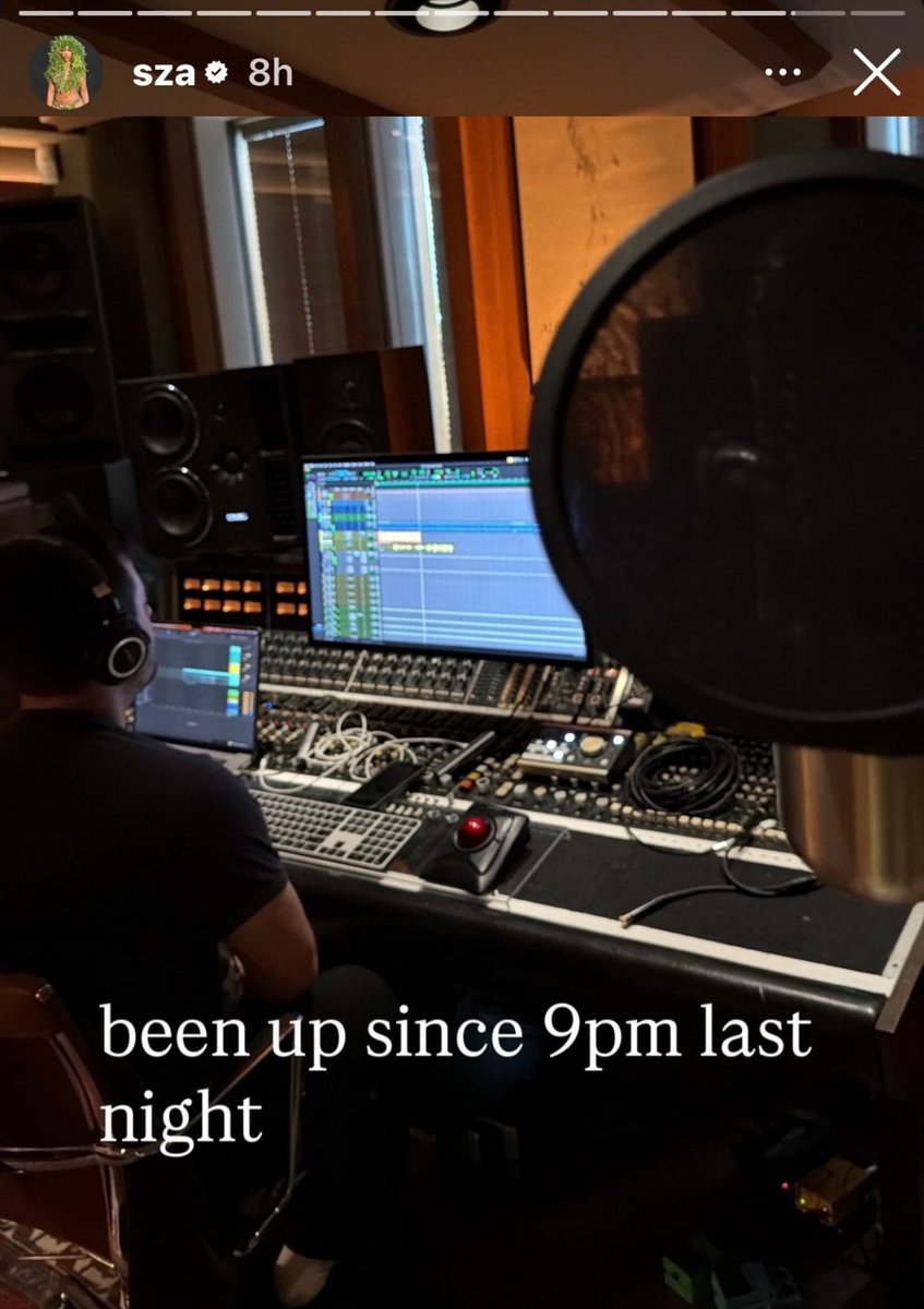 nfr_podcast's tweet photo. SZA working on her new album 🚨

“been up since 9PM last night” 👀 https://t.co/vBMdTUwNRa