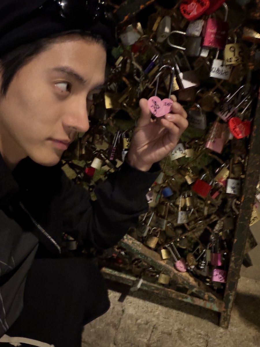EricSohn__22's tweet photo. ‘꽃보다 손영재’ 💐
D-41 ❤️
🔐 from Paris https://t.co/4XAtQ9hqNC