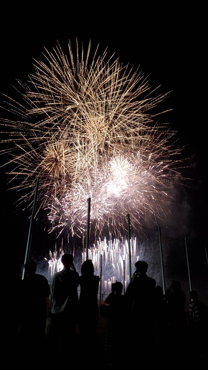 renrenmafmaf's tweet photo. 多摩川花火大会久しぶりに天気良くて良かったぁー！ https://t.co/feEZbj01PE