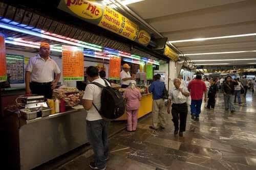 OscarBlancoCdmx's tweet photo. #EraOtroMexico Para el antojo las inolvidables tortas y marinas “Pic-nic” en el Pasaje del Metro Hidalgo #CDMX 🇲🇽🕷 https://t.co/dsVM88sRiz