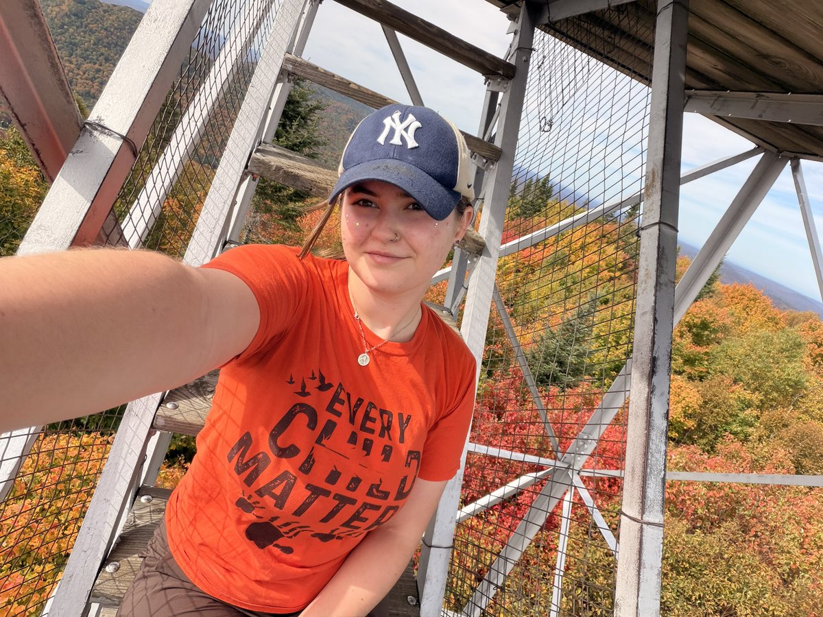 NatzillaXD's tweet photo. INTRO 🌺

I’m Nat! | they/she | 19
archaeology student 🪏 | upstate NY queer af 🏳️‍🌈

OBSESSED:
- Dan &amp; Phil
- Theatre
- Pokémon
- Frozen
- music (especially pop punk + emo)
- skulls
- world travel
-nature

Theatre faves: 
Les mis (watched)
Footloose (acted) https://t.co/FE7wzepydK
