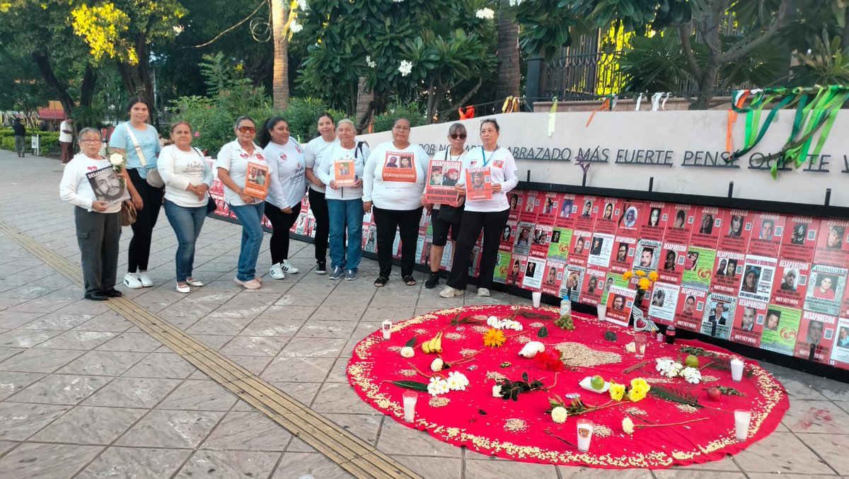 SabuesoGuerrera's tweet photo. Con fe y esperanza: el ritual de cada primero de mes de Sabuesos Guerreras
El pasado 1 de octubre de 2026, las madres buscadoras de Sabuesos Guerreras A.C. se reunieron en la Catedral Basílica de Nuestra Señora del Rosario, en Culiacán, Sinaloa, donde piden una señal. https://t.co/E3boryepLF