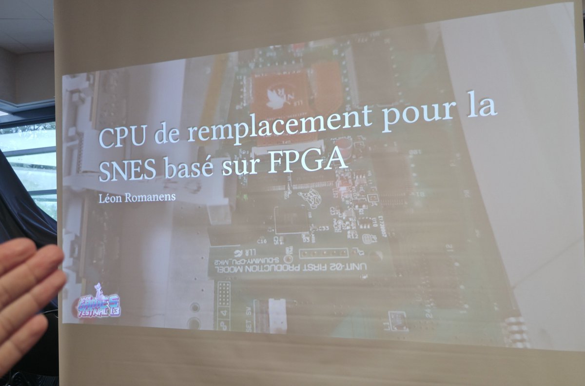 FFVIMan's tweet photo. Aujourd'hui, au Savoie Games Festival, présentation des travaux de Léon ROMANENS @leonllrmc sur la création d'un CPU de remplacement de Super Nintendo/Super Famicom en FPGA. Avec console en démonstration : https://t.co/9h2pdAtwPz