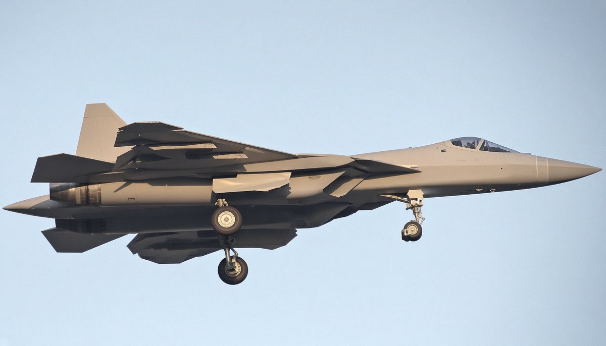 WDequid's tweet photo. A Sukhoi Su-57 just rolled off the production line without its familiar digital camouflage. 📸🇷🇺 https://t.co/SAonFCHXBc