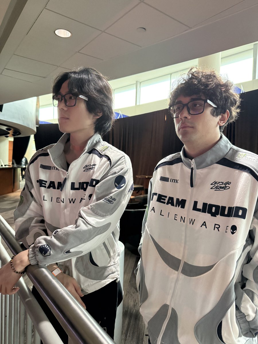 TeamLiquidLoL's tweet photo. Got our @Zenni_Gaming glasses on to watch #LCS Finals https://t.co/EqMAS8G4C9