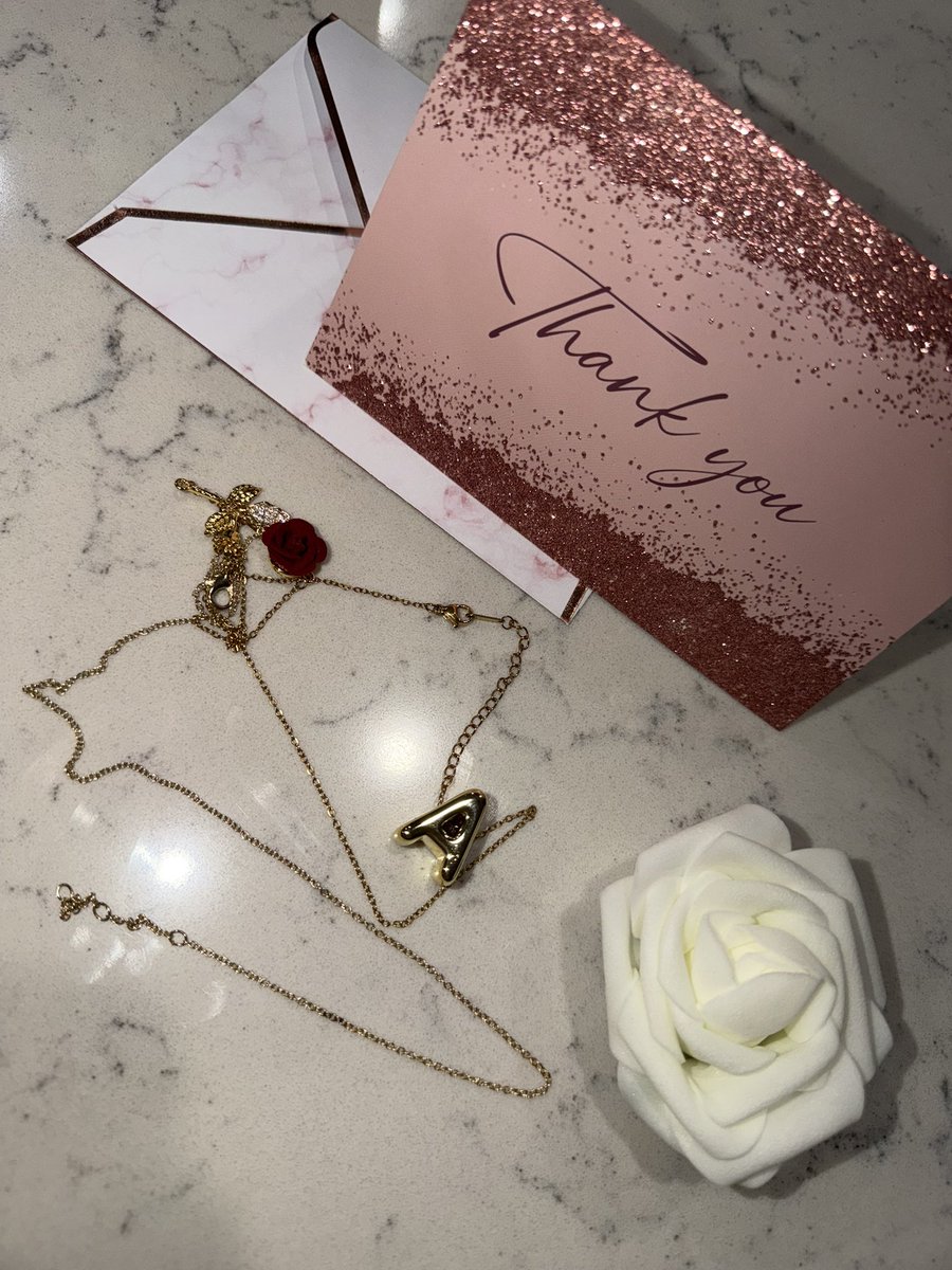 Bluebabes1990's tweet photo. Absolutely obsessed with my necklace that my best friend made… she absolutely knows I love roses 🌹 she’s literally the best…. If you all want to order a custom necklace check her out… @PeachayBebexo https://t.co/rOD4qKmwWA